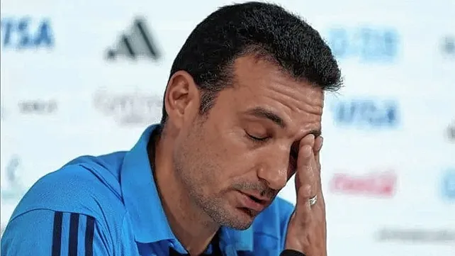 Scaloni frenó las entrevistas, retó al plantel y una frase alcanzó para que todos subieran al colectivo